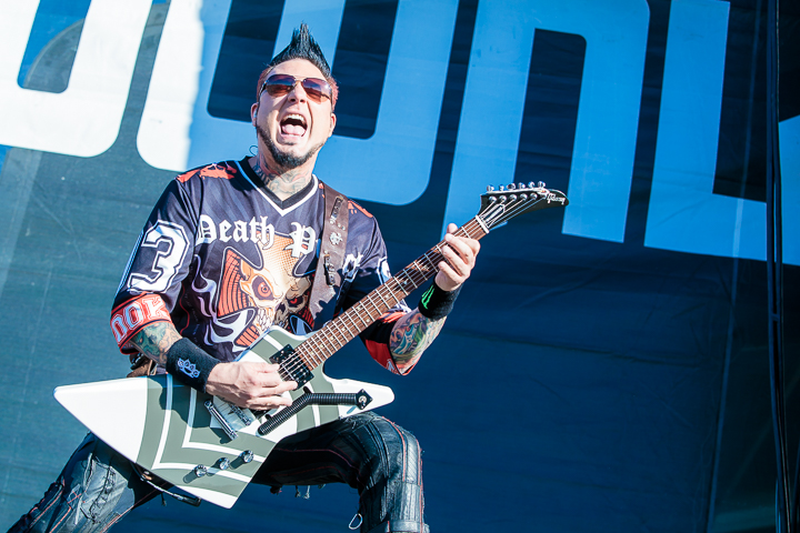Five Finger Death Punch @ Download Paris 2017, foto 11, foto's door Dorien Goetschalckx - FrontView Magazine