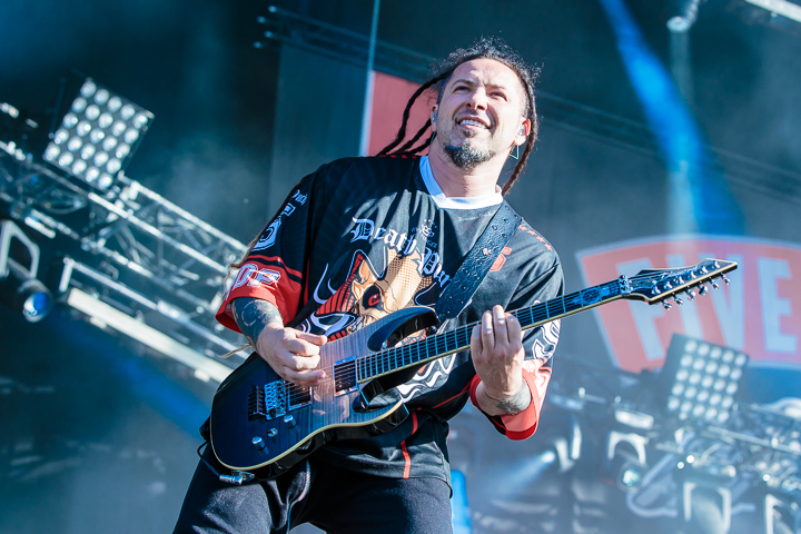 Five Finger Death Punch @ Download Paris 2017, foto 12, foto's door Dorien Goetschalckx - FrontView Magazine