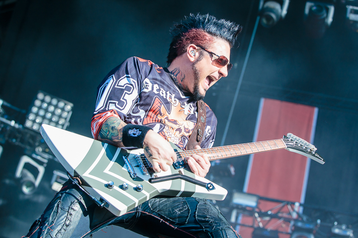 Five Finger Death Punch @ Download Paris 2017, foto 18, foto's door Dorien Goetschalckx - FrontView Magazine