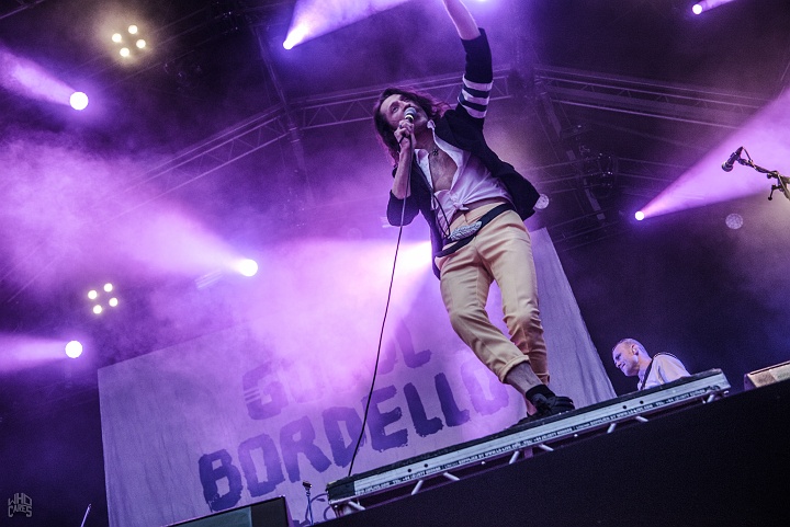 Gogol Bordello @ Genk on Stage, picture 4, photographed by Luc Luyten - FrontView Magazine