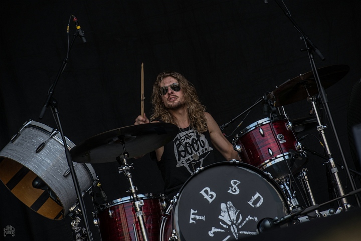 Tyler Bryant & The Shakedown @ Genk on Stage, picture 1, photographed by Luc Luyten - FrontView Magazine