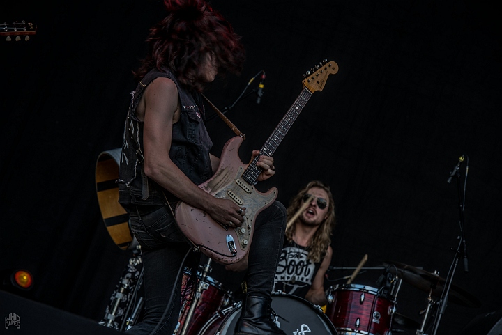 Tyler Bryant & The Shakedown @ Genk on Stage, picture 4, photographed by Luc Luyten - FrontView Magazine