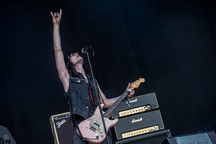 Tyler Bryant & The Shakedown @ Genk on Stage, picture 11, photographed by Luc Luyten - FrontView Magazine