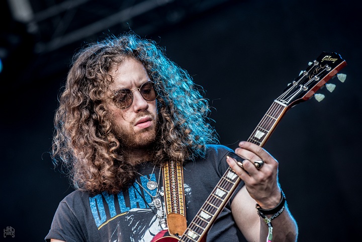 Tyler Bryant & The Shakedown @ Genk on Stage, picture 13, photographed by Luc Luyten - FrontView Magazine