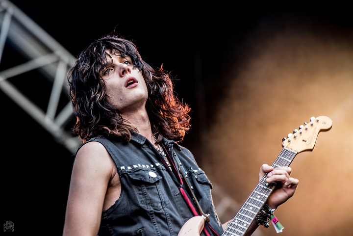 Tyler Bryant & The Shakedown @ Genk on Stage, picture 15, photographed by Luc Luyten - FrontView Magazine