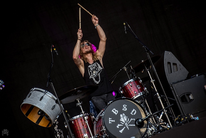 Tyler Bryant & The Shakedown @ Genk on Stage, picture 18, photographed by Luc Luyten - FrontView Magazine