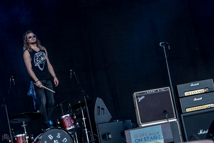 Tyler Bryant & The Shakedown @ Genk on Stage, picture 21, photographed by Luc Luyten - FrontView Magazine