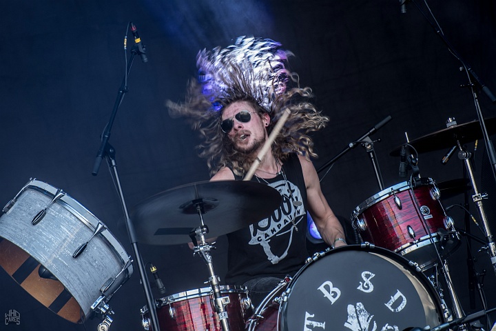 Tyler Bryant & The Shakedown @ Genk on Stage, picture 23, photographed by Luc Luyten - FrontView Magazine