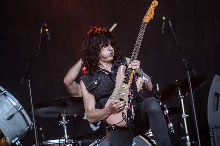 Tyler Bryant & The Shakedown @ Genk on Stage, picture 26, photographed by Luc Luyten - FrontView Magazine