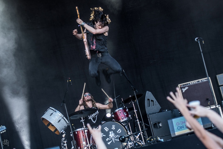 Tyler Bryant & The Shakedown @ Genk on Stage, picture 27, photographed by Luc Luyten - FrontView Magazine