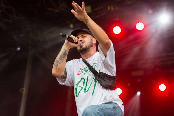 Zwangere Guy @ Genk On Stage @ GenkOnStage, picture 1, photographed by Kristof Hayen - FrontView Magazine