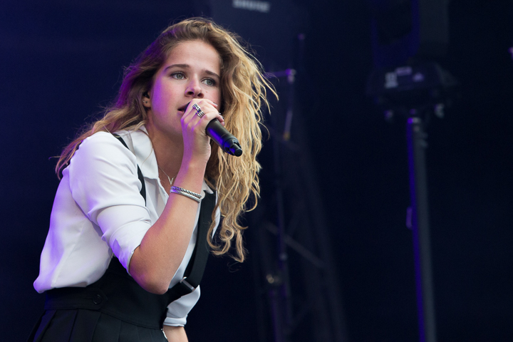 Laura Tesoro @ Kanaalfeesten, picture 6, photographed by Marc Verdonck - FrontView Magazine