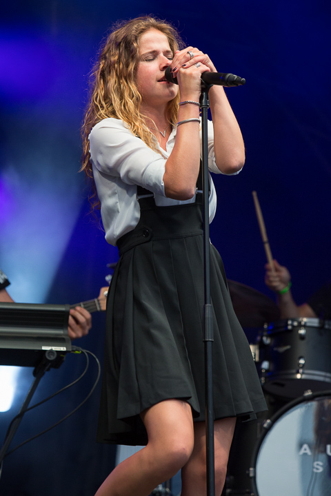 Laura Tesoro @ Kanaalfeesten, picture 9, photographed by Marc Verdonck - FrontView Magazine