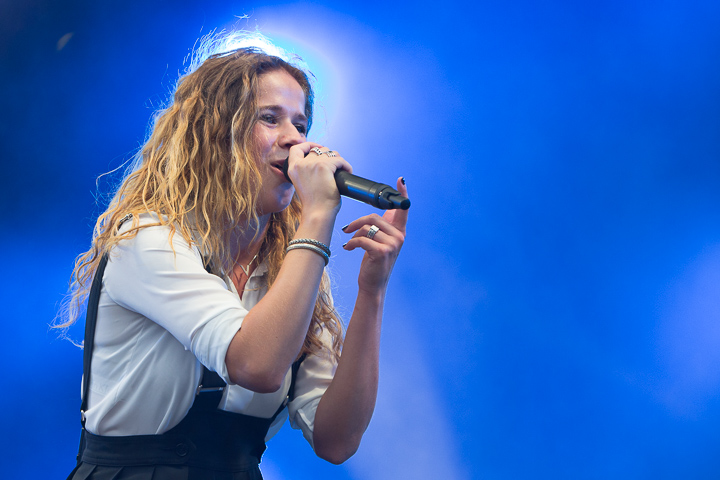 Laura Tesoro @ Kanaalfeesten, picture 32, photographed by Marc Verdonck - FrontView Magazine