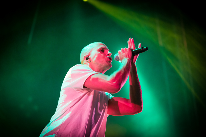 Milow @ Genk on Stage, foto 2, foto's door Kristof Hayen - FrontView Magazine