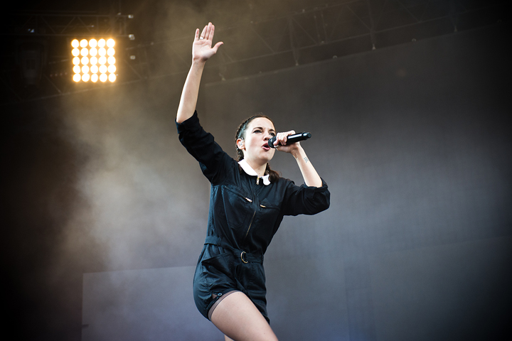 Jain @ Mainsquare Festival 2017, picture 3, photographed by Magali Decamps - FrontView Magazine