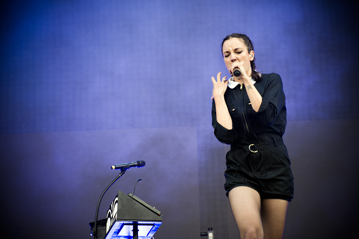 Jain @ Mainsquare Festival 2017, picture 7, photographed by Magali Decamps - FrontView Magazine