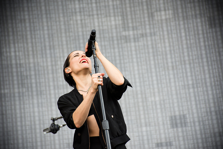 Savages @ Mainsquare Festival 2017, foto 1, foto's door Magali Decamps - FrontView Magazine