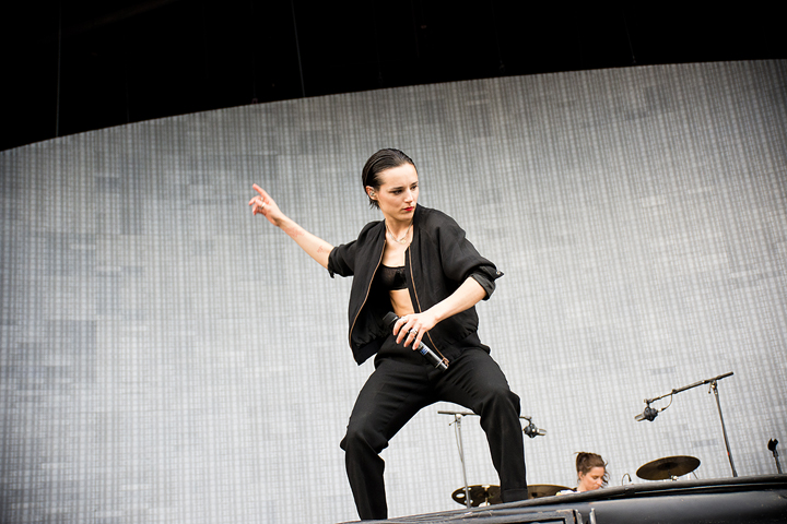 Savages @ Mainsquare Festival 2017, foto 3, foto's door Magali Decamps - FrontView Magazine