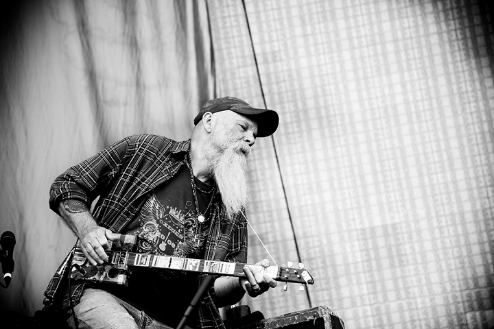 Seasick Steve @ Mainsquare Festival 2017, picture 7, photographed by Magali Decamps - FrontView Magazine