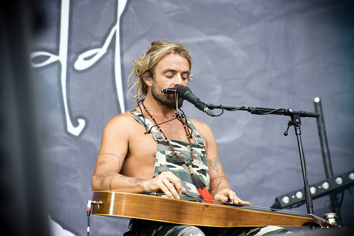 Xavier Rudd @ Mainsquare Festival 2017, picture 2, photographed by Magali Decamps - FrontView Magazine