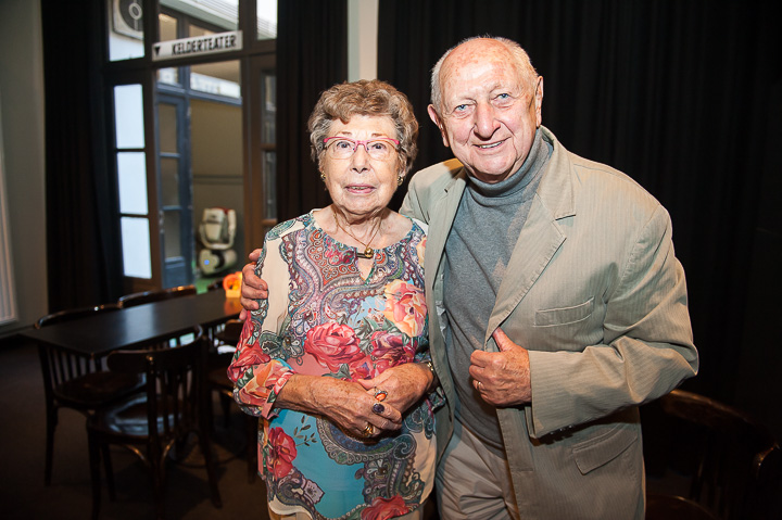 Première Café Beveren @ Rode zaal Fakkeltheater, foto 24, foto's door Goele Bormans - FrontView Magazine