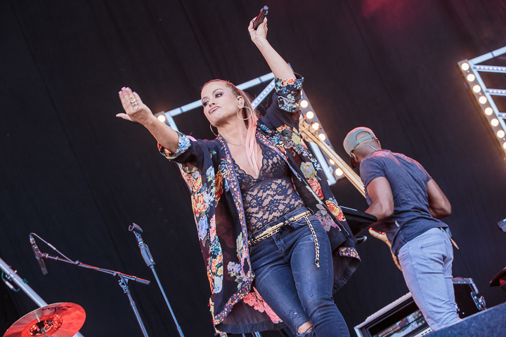Anastacia @ Bospop 2017, foto 9, foto's door Dorien Goetschalckx - FrontView Magazine