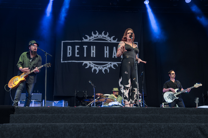 Beth Hart @ Bospop, foto 6, foto's door Erwin Evrard - FrontView Magazine