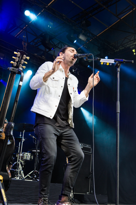Local Natives @ Cactusfestival, picture 1, photographed by Dieter  Boone - FrontView Magazine