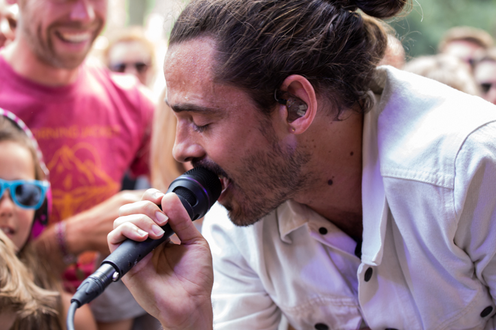 Local Natives @ Cactusfestival, picture 12, photographed by Dieter  Boone - FrontView Magazine