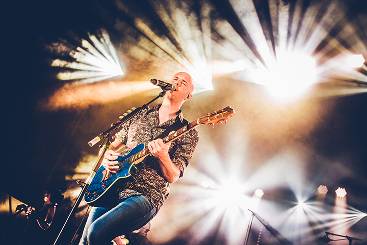 Stan Van Samang @ Rock Zottegem 2017, picture 1, photographed by Elke Briers - FrontView Magazine