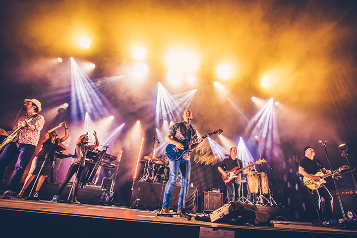 Stan Van Samang @ Rock Zottegem 2017, picture 2, photographed by Elke Briers - FrontView Magazine
