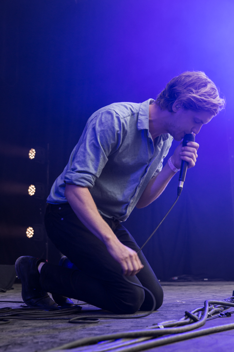 Warhaus @ Cactusfestival, picture 9, photographed by Dieter  Boone - FrontView Magazine