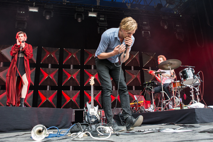 Warhaus @ Cactusfestival, picture 11, photographed by Dieter  Boone - FrontView Magazine