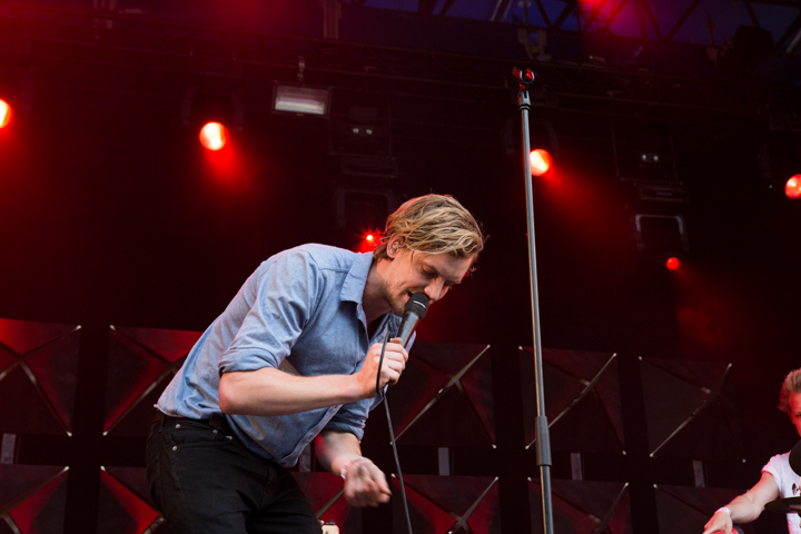 Warhaus @ Cactusfestival, picture 16, photographed by Dieter  Boone - FrontView Magazine