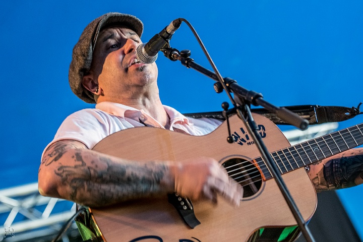 Roy Dee and the Spitfires @ Sjock, picture 9, photographed by Luc Luyten - FrontView Magazine