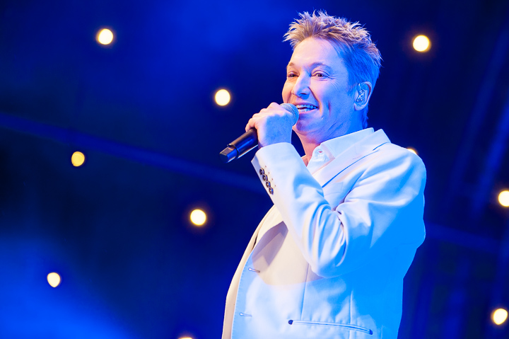 Bart Kaëll @ Vlaanderen Feest! Antwerpen, picture 1, photographed by Dimitri Vanlommel - FrontView Magazine