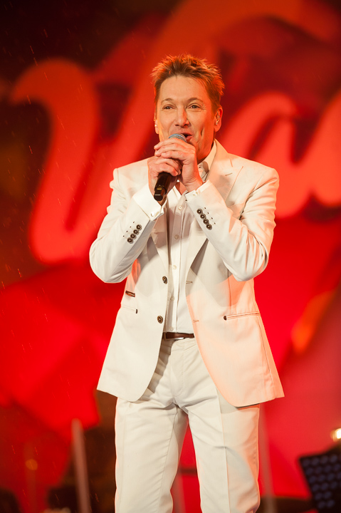 Bart Kaëll @ Vlaanderen Feest! Antwerpen, picture 5, photographed by Dimitri Vanlommel - FrontView Magazine