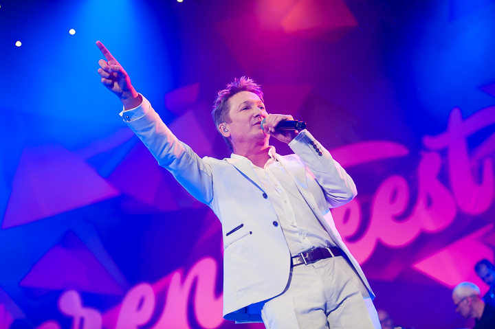 Bart Kaëll @ Vlaanderen Feest! Antwerpen, picture 18, photographed by Dimitri Vanlommel - FrontView Magazine