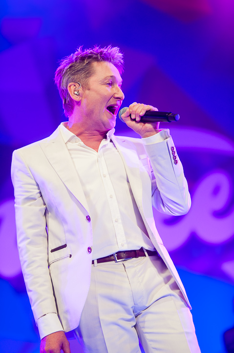 Bart Kaëll @ Vlaanderen Feest! Antwerpen, picture 20, photographed by Dimitri Vanlommel - FrontView Magazine