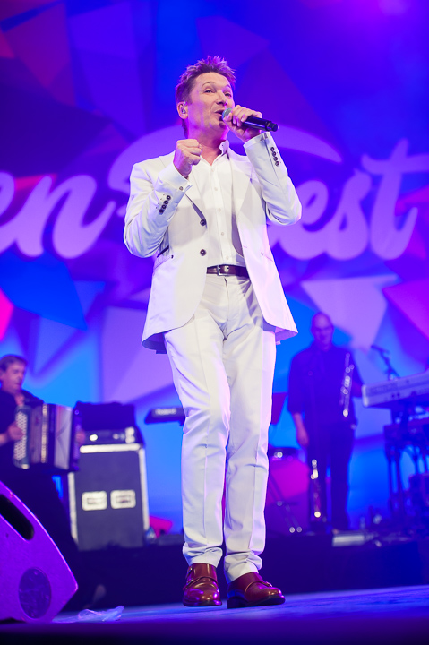 Bart Kaëll @ Vlaanderen Feest! Antwerpen, picture 22, photographed by Dimitri Vanlommel - FrontView Magazine