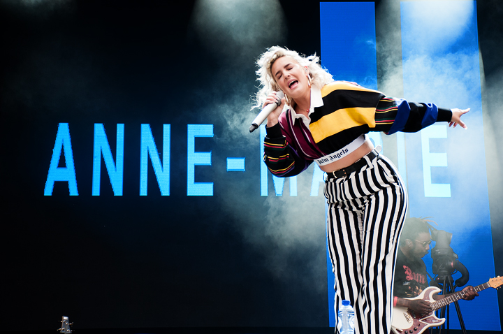 Anne-Marie @ Dour Festival 2017, picture 2, photographed by Magali Decamps - FrontView Magazine