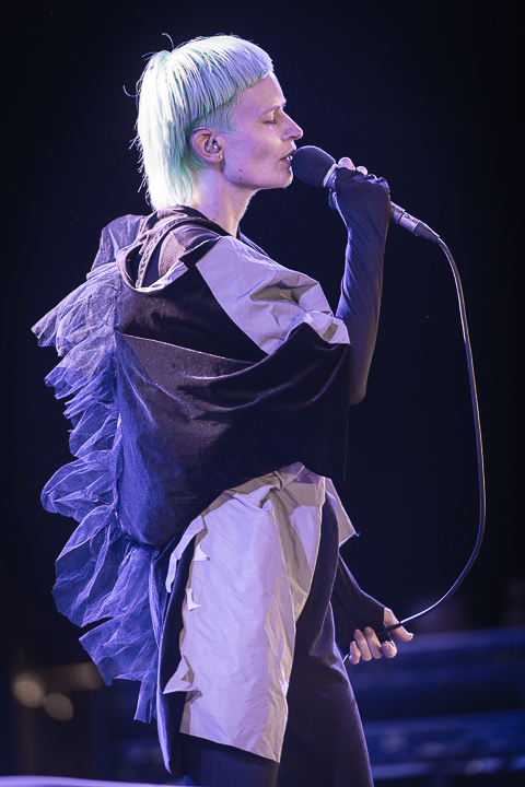 Jenny Hval @ Gent Jazz 2017, picture 1, photographed by Jan van Hecke - FrontView Magazine