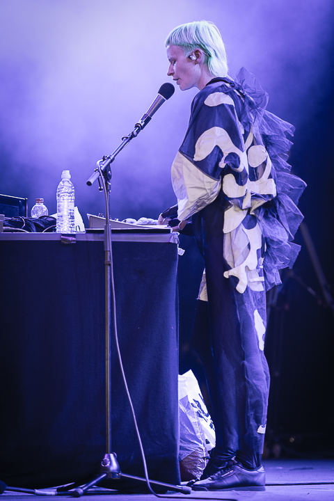 Jenny Hval @ Gent Jazz 2017, picture 7, photographed by Jan van Hecke - FrontView Magazine