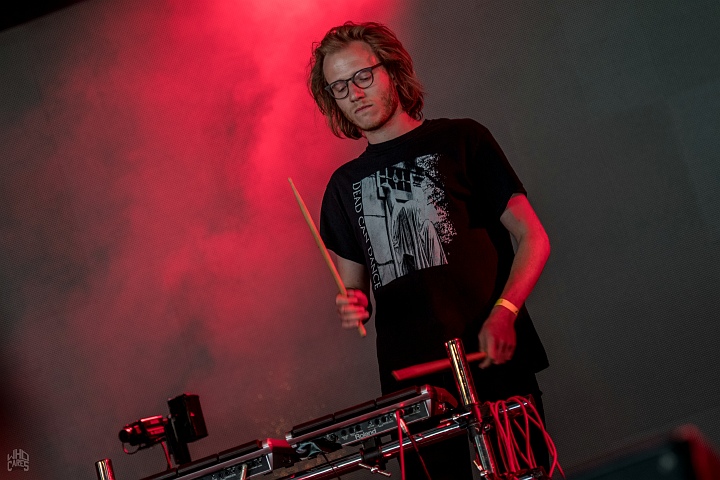Whispering Sons @ Rock Herk, picture 4, photographed by Luc Luyten - FrontView Magazine