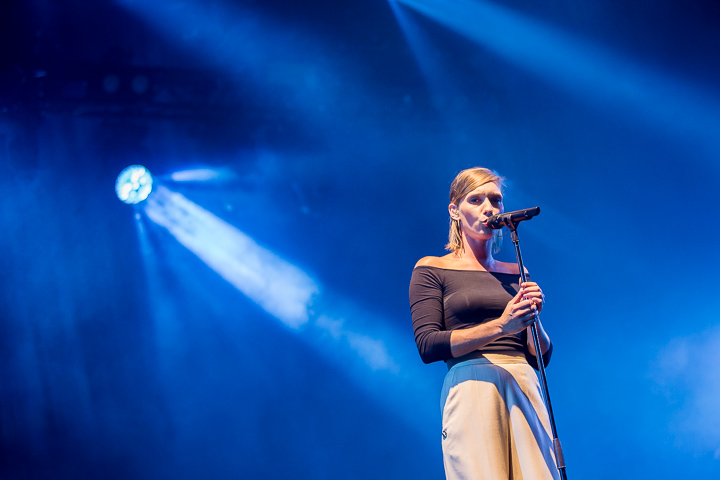 Hooverphonic @ Beleuvenissen, picture 4, photographed by Kurt Jacobs - FrontView Magazine