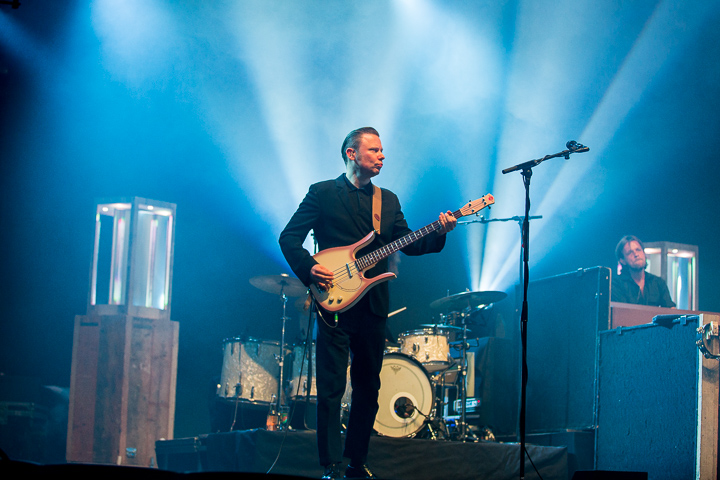 Hooverphonic @ Beleuvenissen, picture 6, photographed by Kurt Jacobs - FrontView Magazine