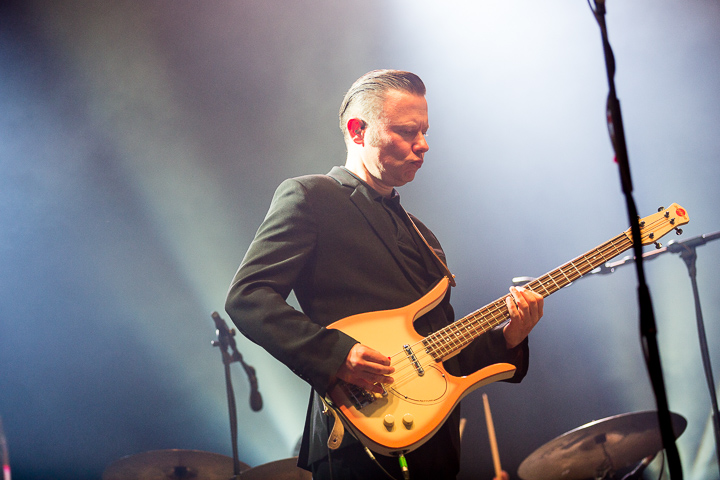 Hooverphonic @ Beleuvenissen, picture 13, photographed by Kurt Jacobs - FrontView Magazine