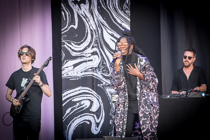 Coely @ Suikerrock 2017, picture 1, photographed by Jan van Hecke - FrontView Magazine