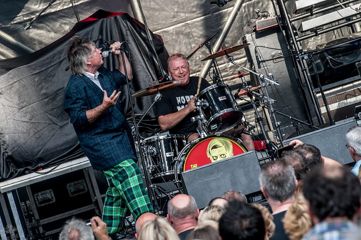 The Bollock Brothers @ Punks not dead, picture 22, photographed by Luc Luyten - FrontView Magazine
